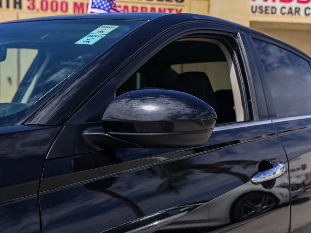 Used 2021 Black Nissan 2.5 SV image 11