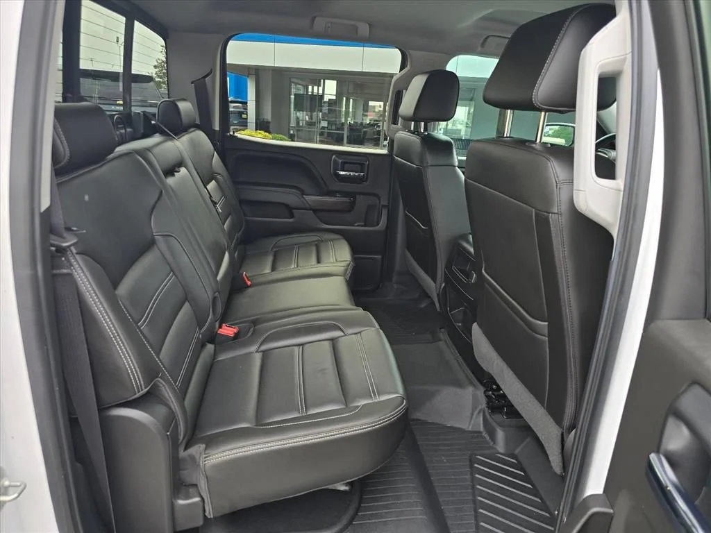 Used 2018 WHITE FROST TRICOAT GMC Denali image 13