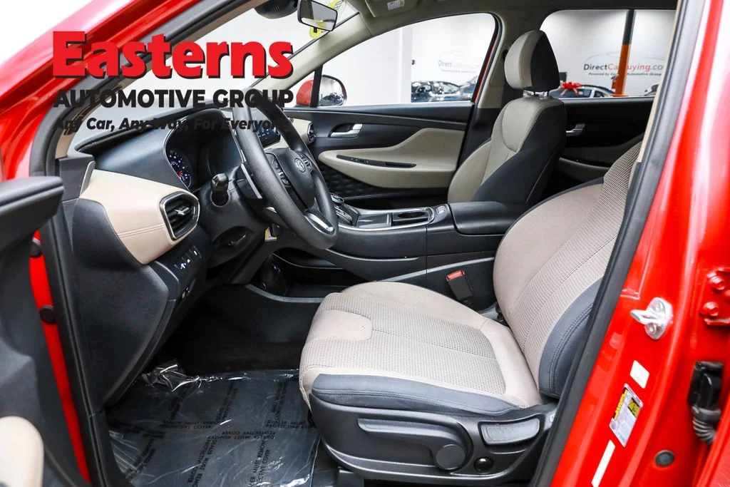 Used 2022 Red Hyundai SE image 14