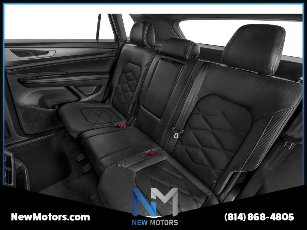 Used 2024 Silver Bird Metallic Volkswagen 2.0T SE w/Technology image 8