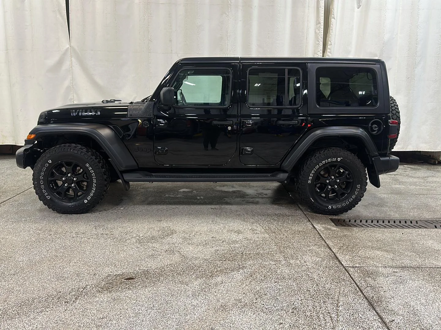 Used 2021 Jeep Wrangler Unlimited Willys with VIN 1C4HJXDN9MW544384 for sale in Waconia, Minnesota
