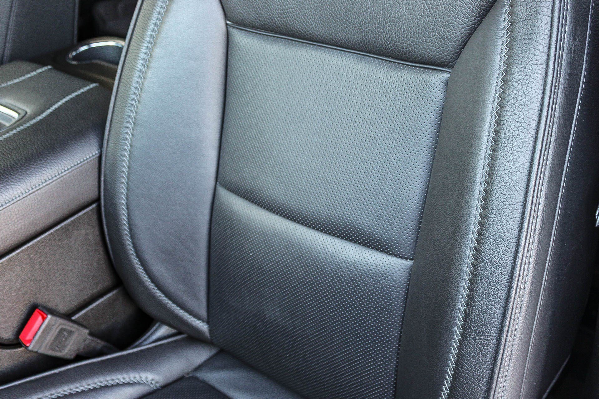 Used 2024 Sterling Metallic GMC Denali image 23