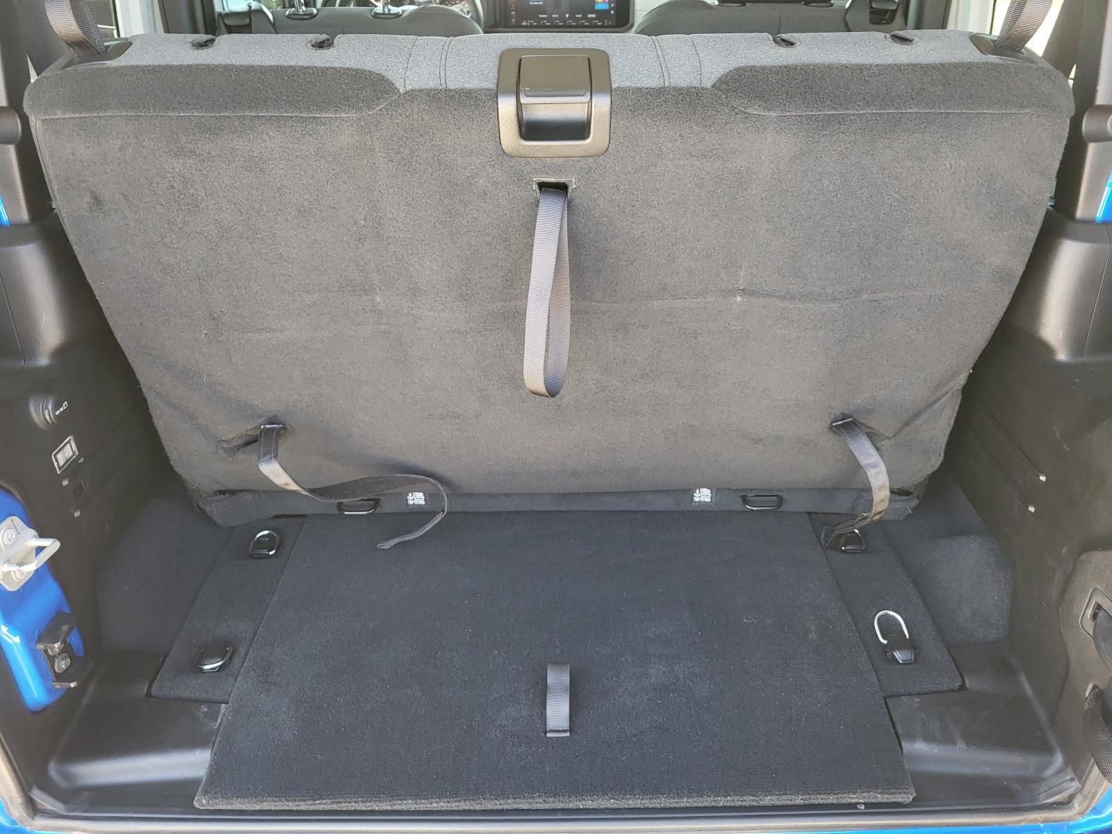 Used 2024 Hydro Blue Pearl Coat Jeep Sport S image 12