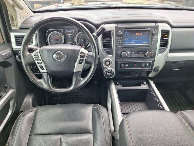 Used 2018 Magnetic Black Nissan PRO-4X image 9