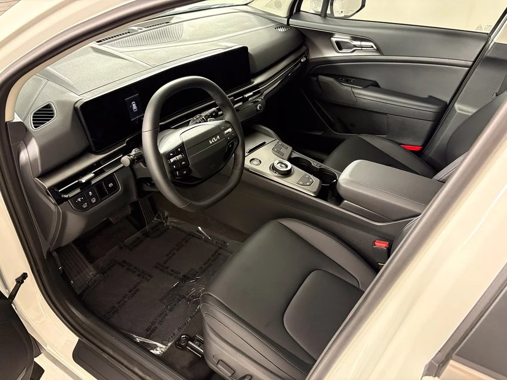New 2027 Snow White Pearl Kia EX image 29