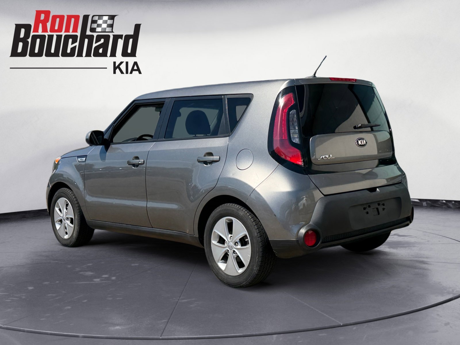 Used 2015 Titanium Gray Kia Base image 4