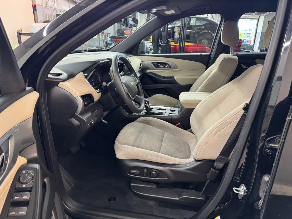 Used 2022 Black Chevrolet LS image 14