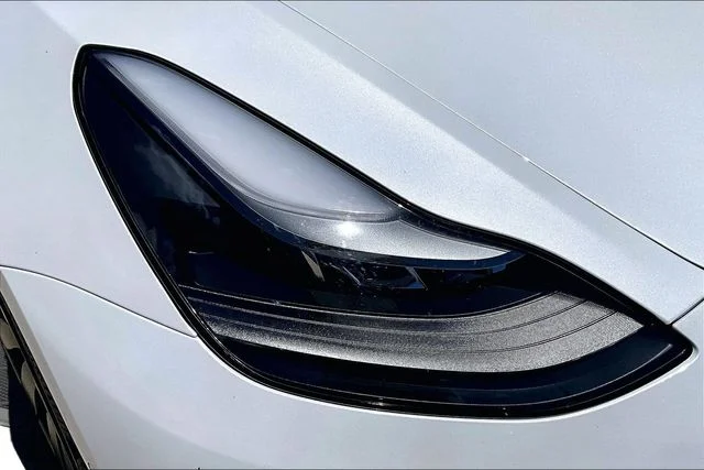 Used 2021 White Tesla Standard Range Plus image 28