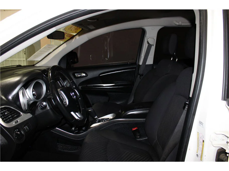 Used 2018 Vice White Dodge SE image 10