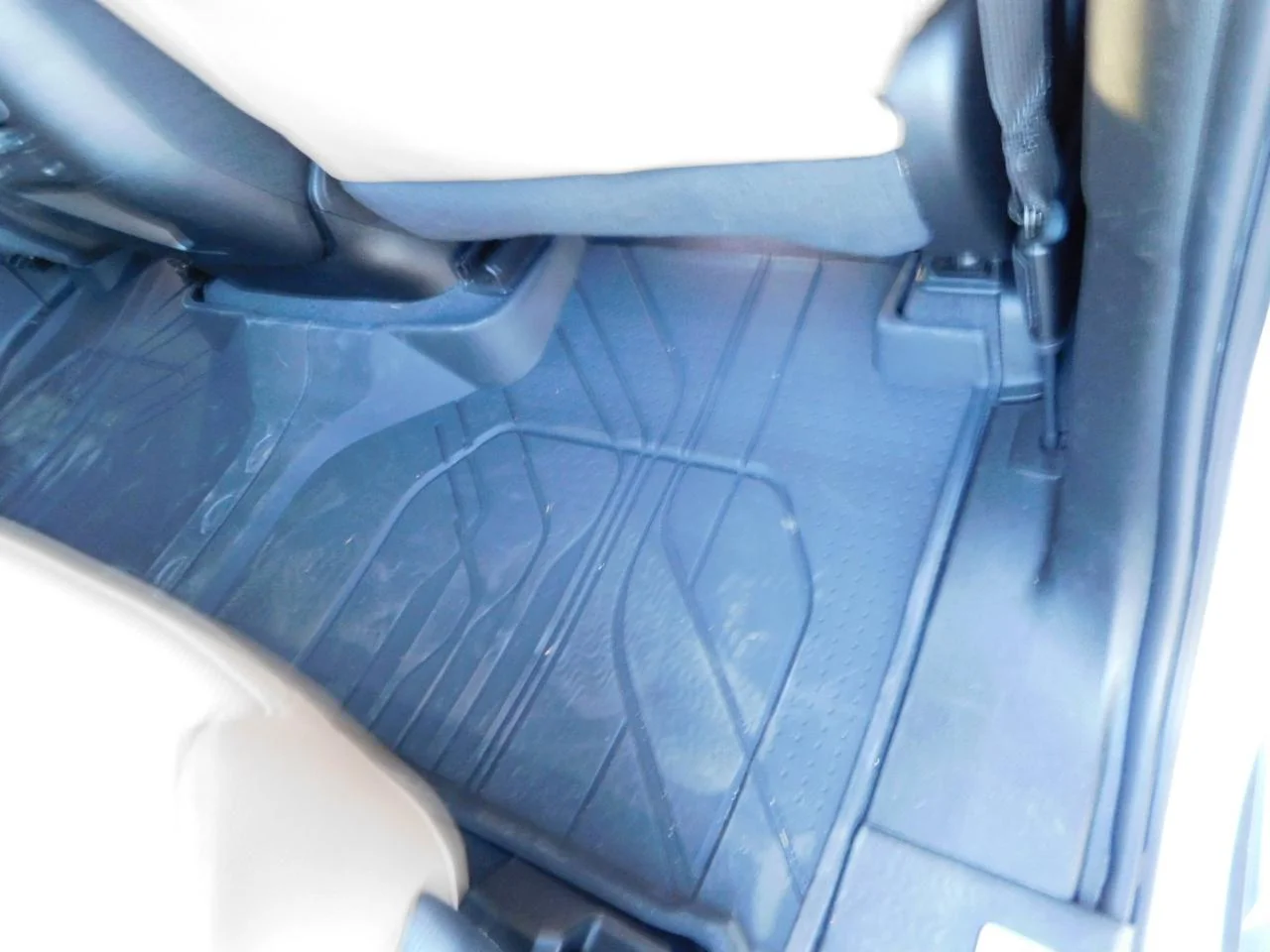 Used 2023 Iridescent Pearl Tricoat Chevrolet 2WD 4DR PREMIER image 13