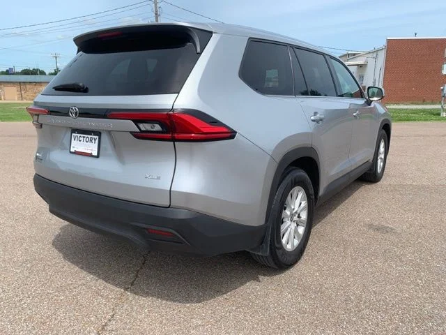 Used 2024 Silver Toyota XLE image 7