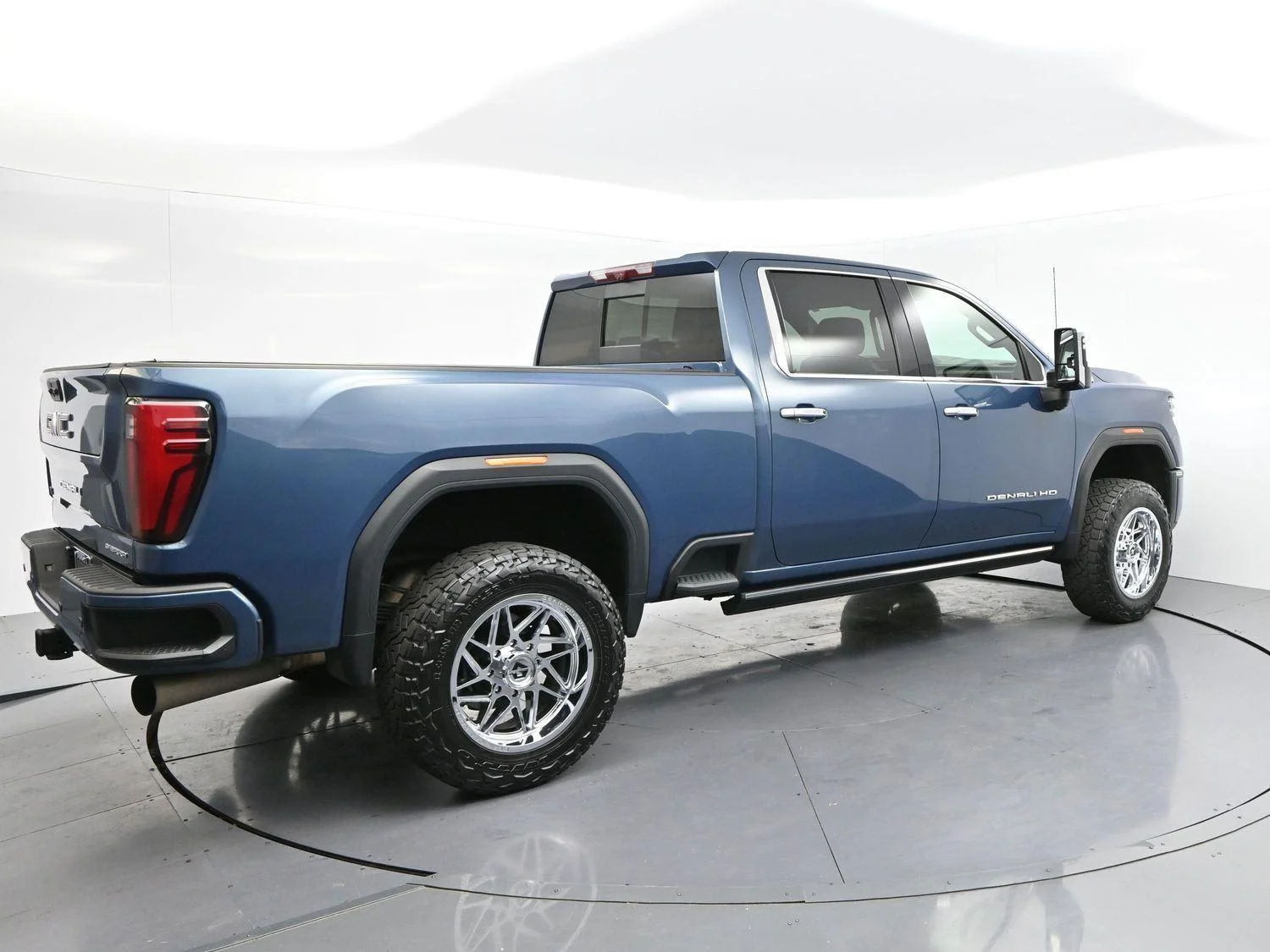 Used 2024 Downpour Metallic GMC Denali image 7