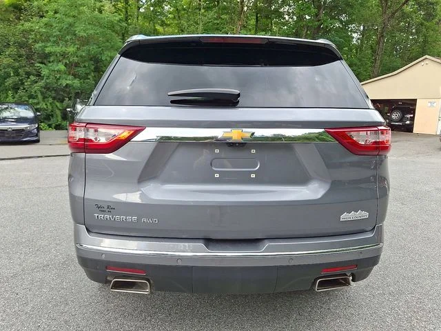 Used 2019 Gray Chevrolet High Country image 7