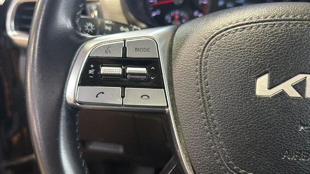 Used 2022 Green Kia EX image 23