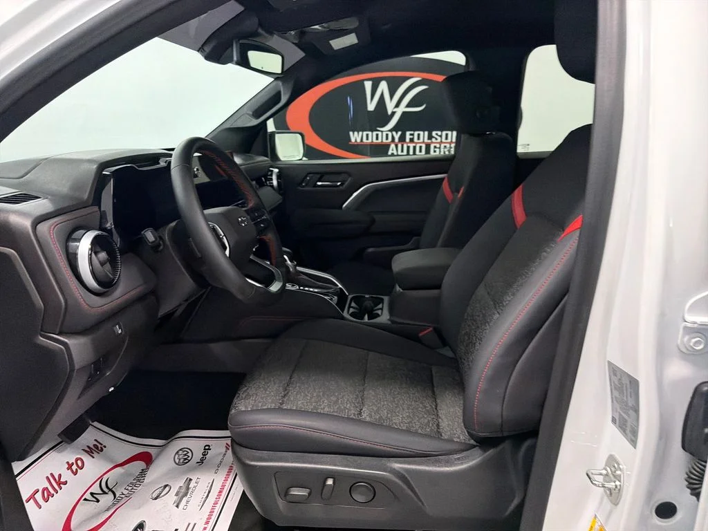 Used 2024 White Chevrolet Z71 image 10