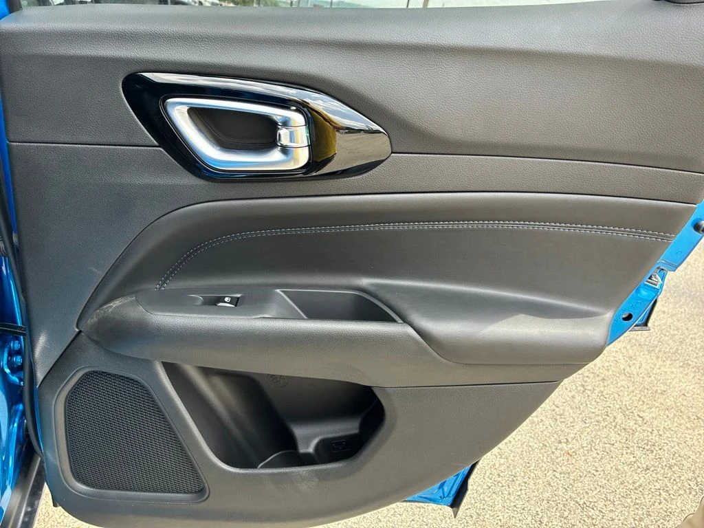 New 2026 Hydro Blue Pearlcoat Jeep Latitude image 11