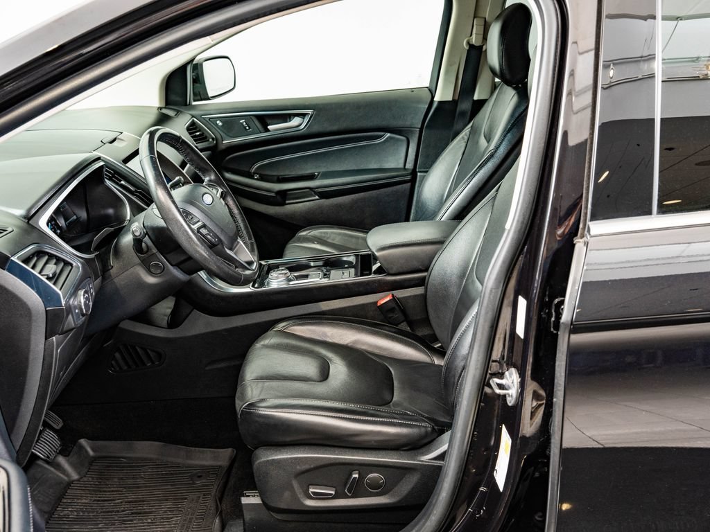 Used 2019 Agate Black Metallic Ford Titanium image 22