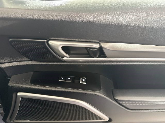 Used 2024 Everlasting Silver Kia S image 27