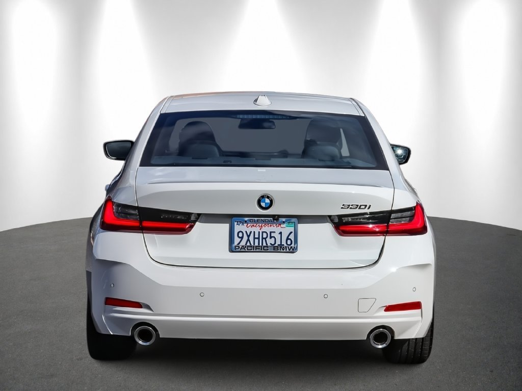 2026 BMW 3 Series photo 5
