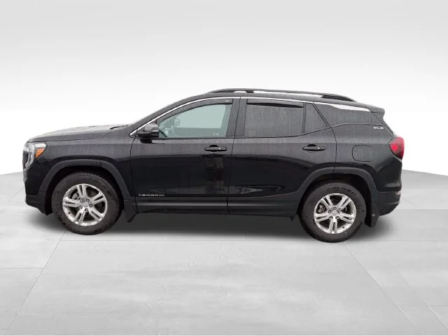 Used 2022 Ebony Twilight Metallic GMC SLE image 2
