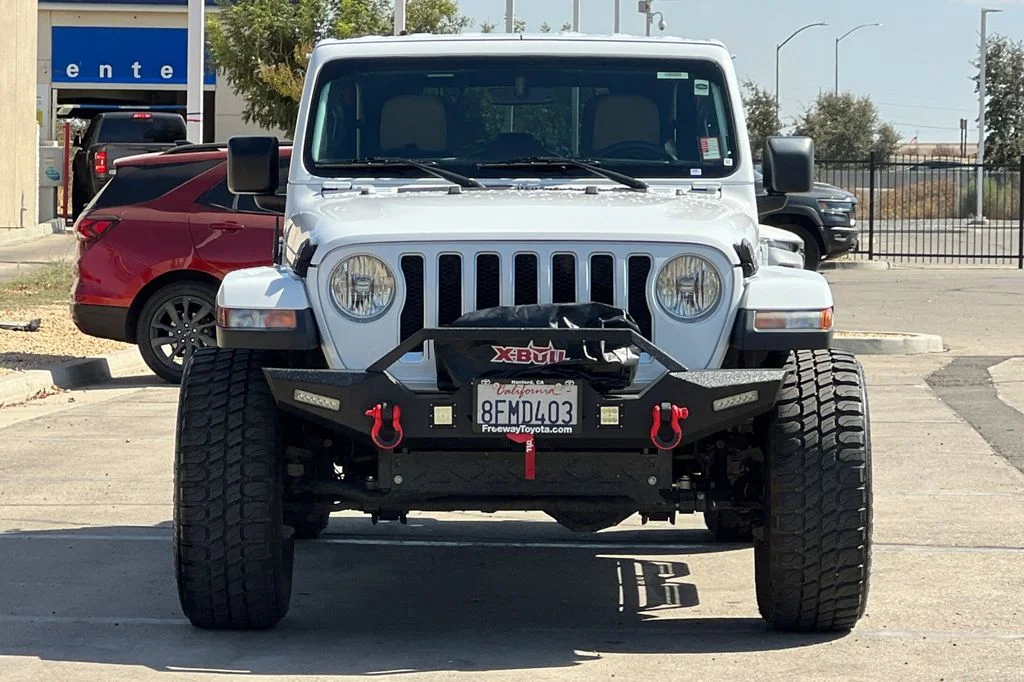 Used 2018 White Jeep Unlimited Sahara image 11