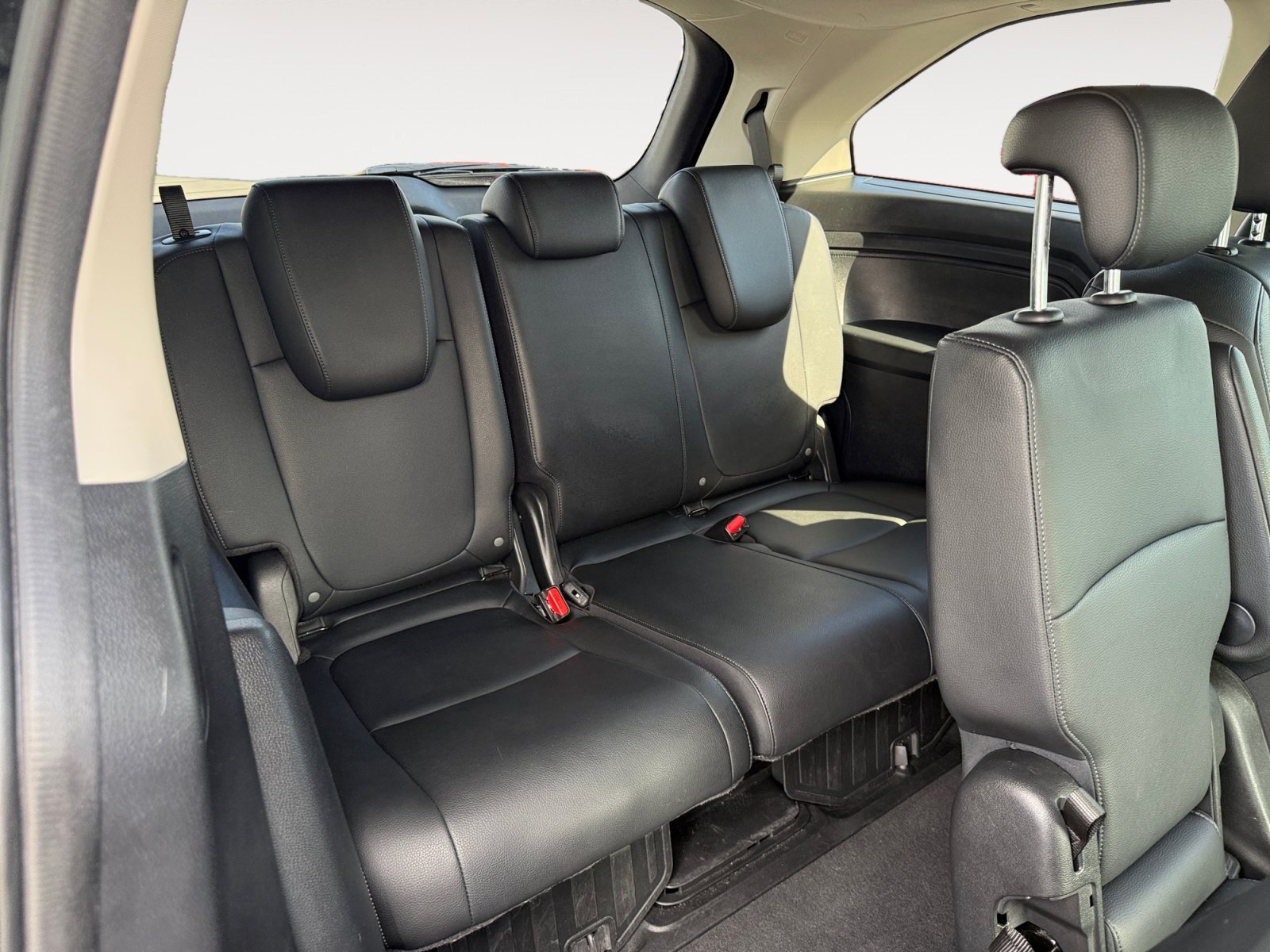 Used 2025 Crystal Black Pearl Honda EX-L image 18