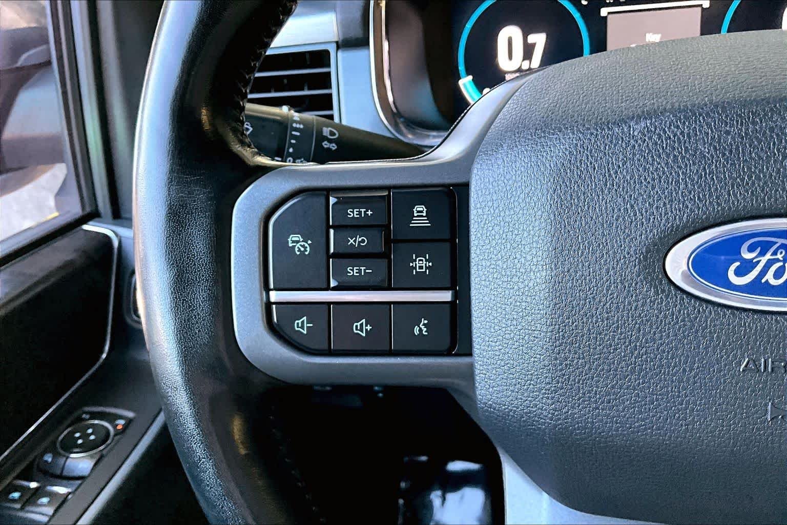 Used 2021 Agate Black Metallic Ford LARIAT image 23