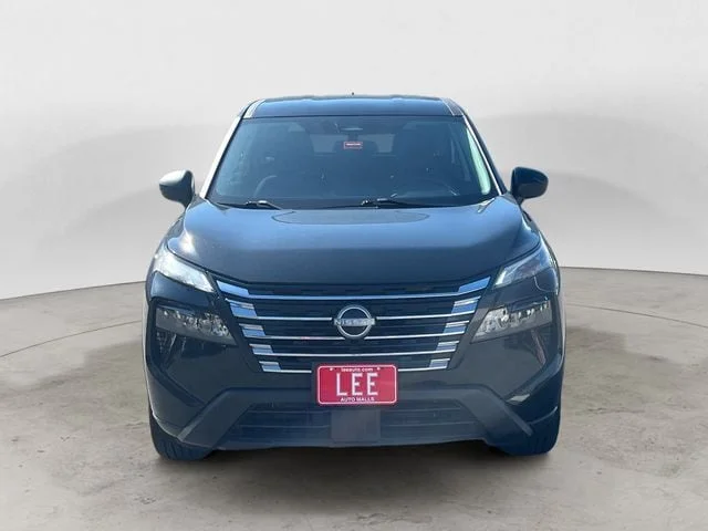 Used 2024 Super Black Nissan SV image 8