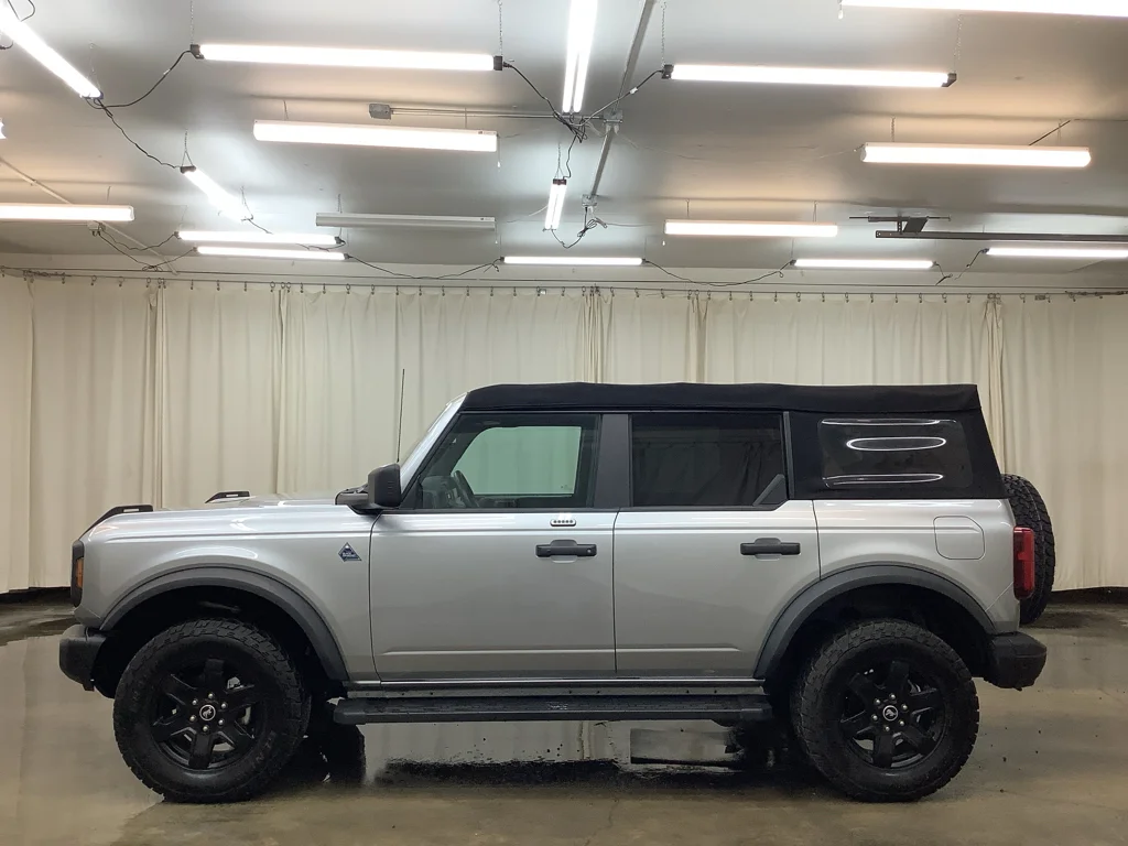 Used 2023 Iconic Silver Metallic Ford Black Diamond image 10