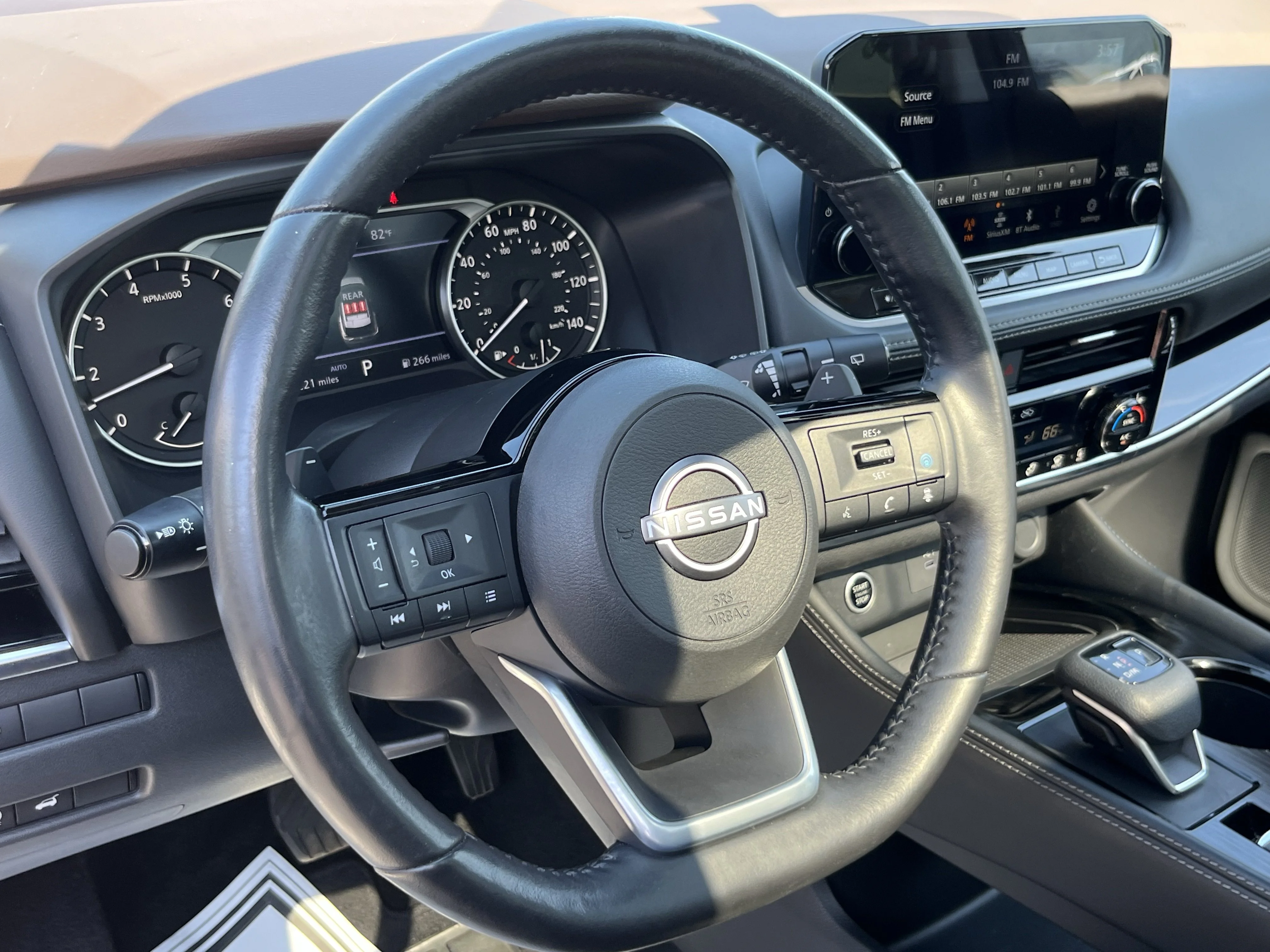 Used 2023 Pearl White Nissan SL image 25