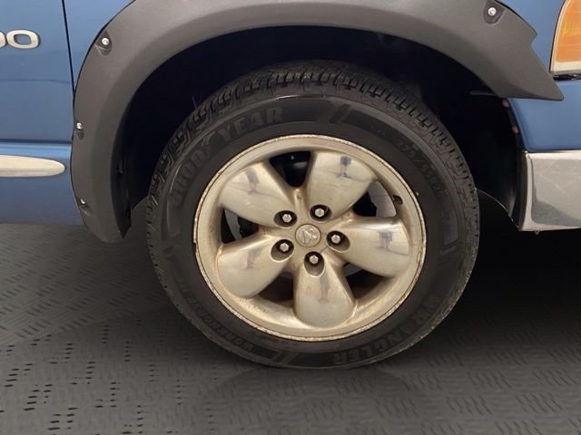 Used 2005 Blue Dodge SLT image 37