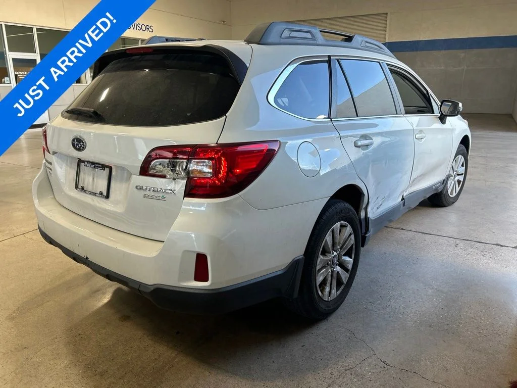 Used 2015 Crystal White Pearl Subaru 2.5i Premium image 3