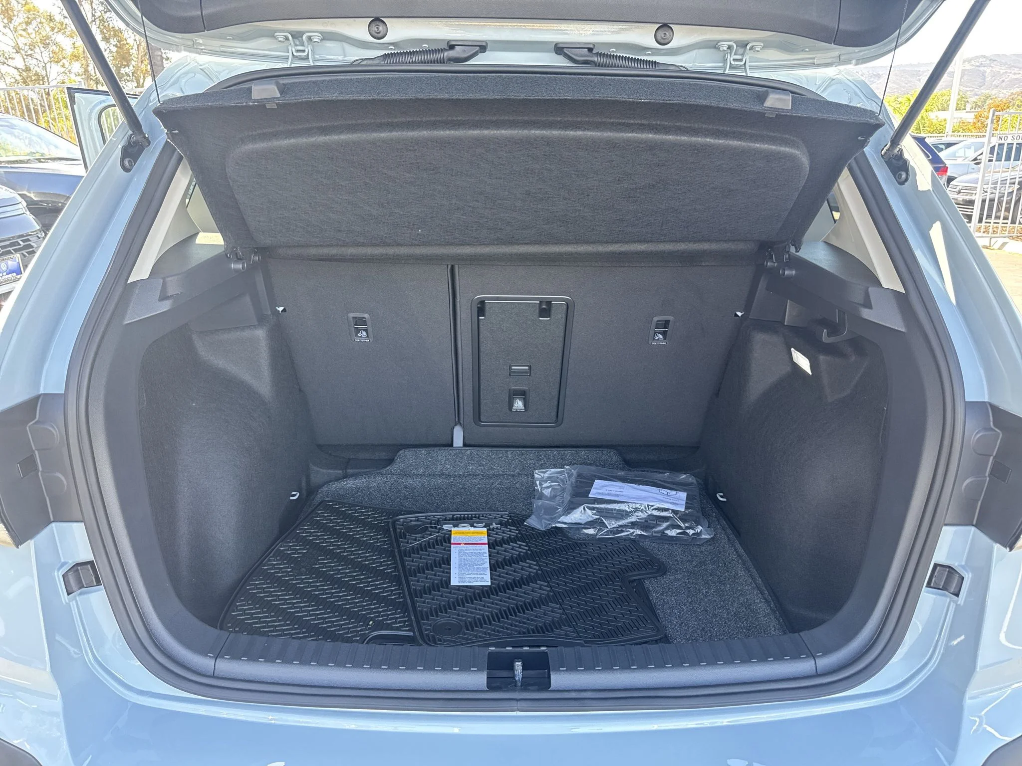 New 2027 Monument Gray Volkswagen SE image 32