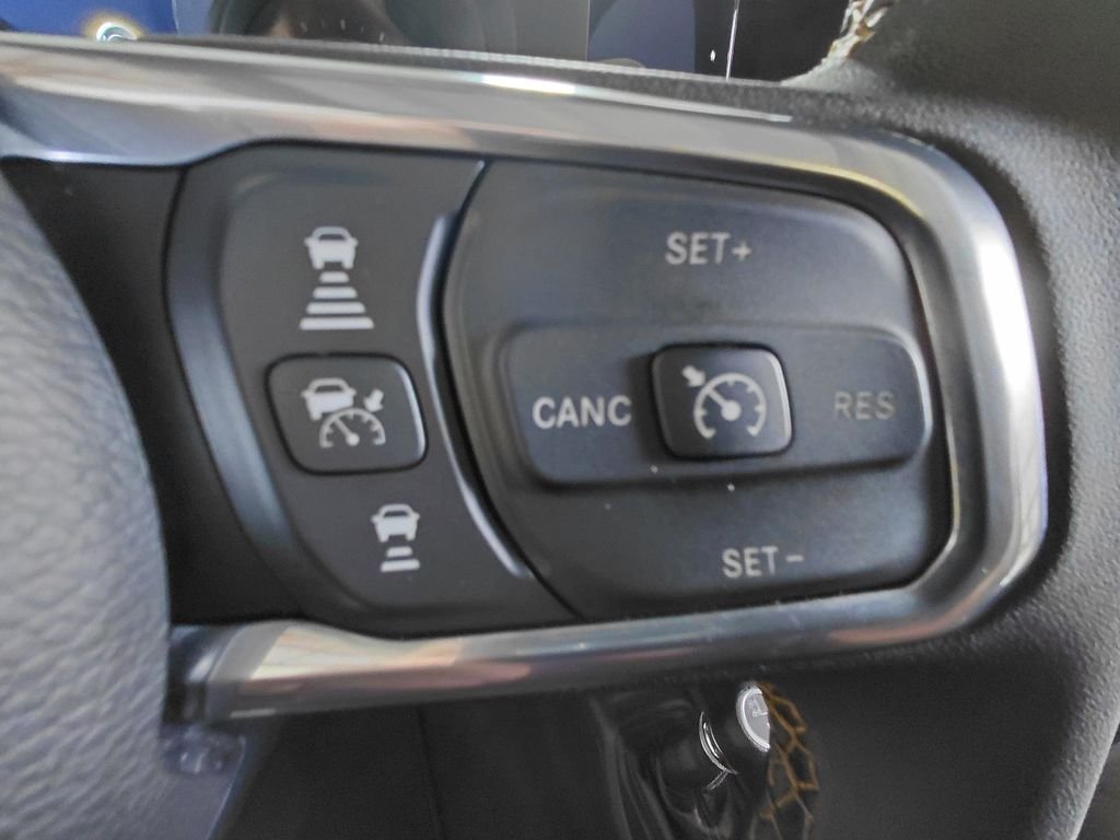 Certified Used 2025 White/off-white Jeep Sahara image 24