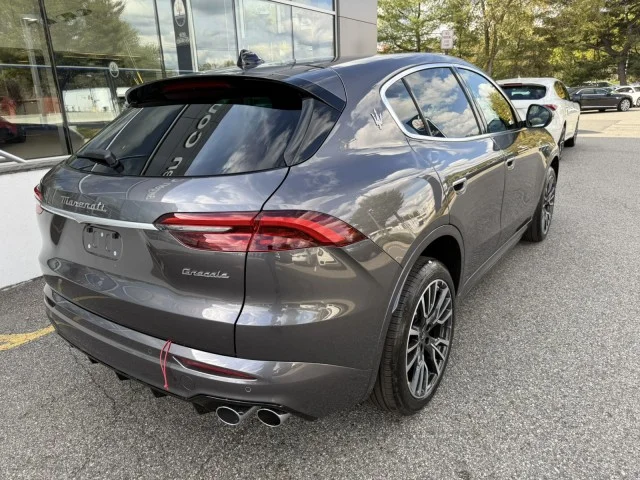 New 2025 Grigio Lava Metallic Maserati ~ GRIGIO LAVA / NERO image 7