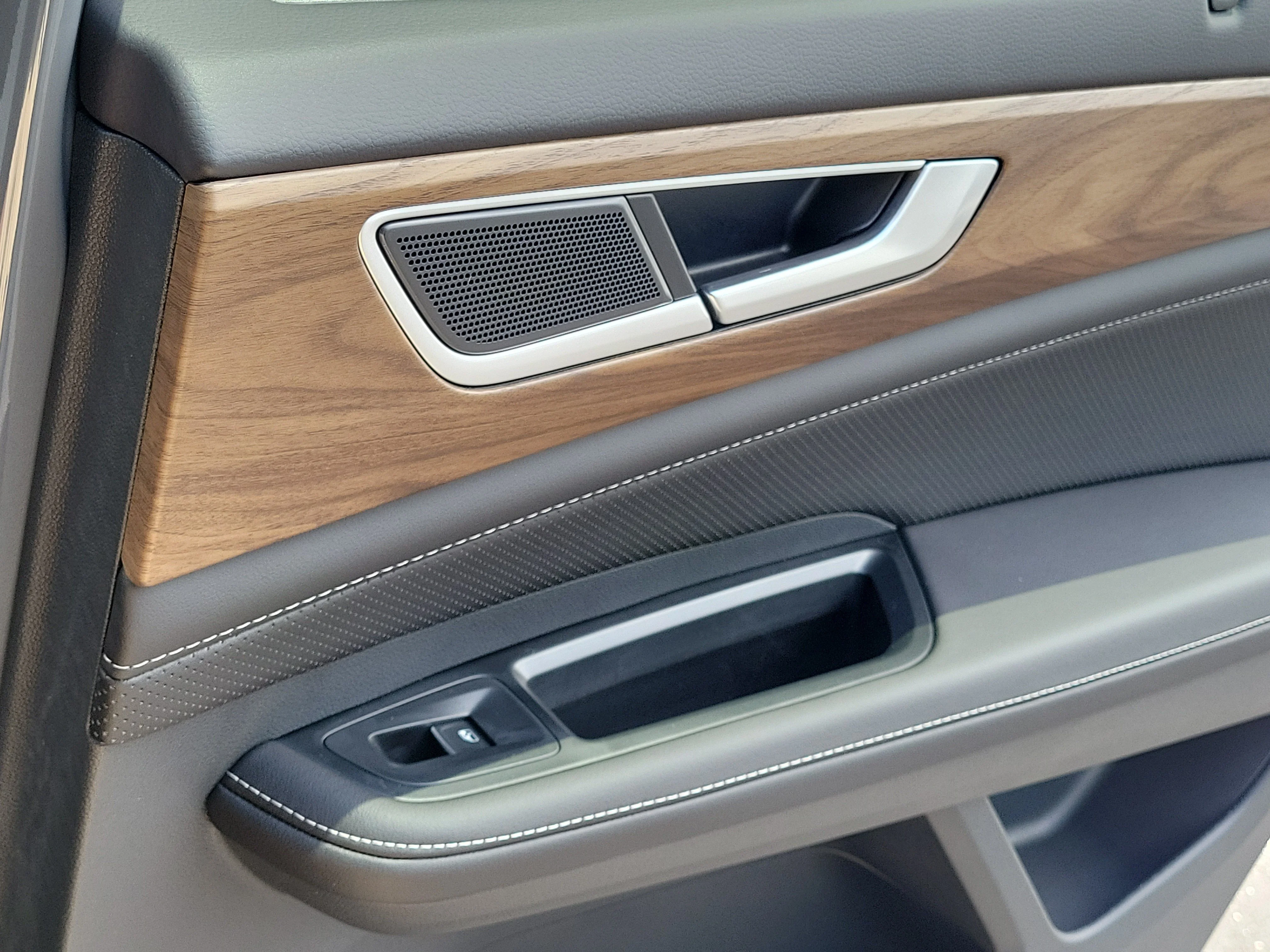 New 2026 Gray Volkswagen SE w/Technology image 7