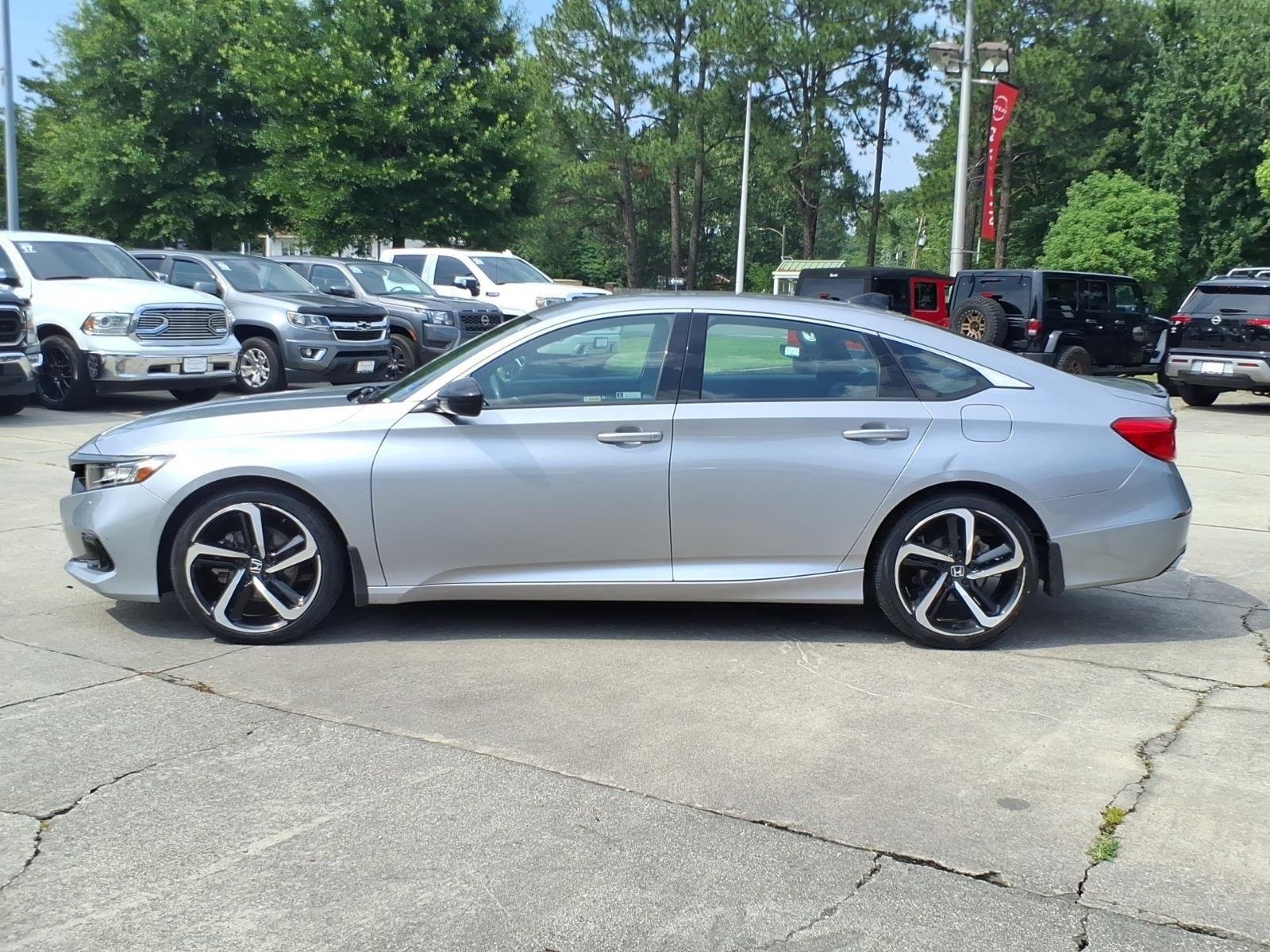 Used 2022 Lunar Silver Metallic Honda Sport image 3