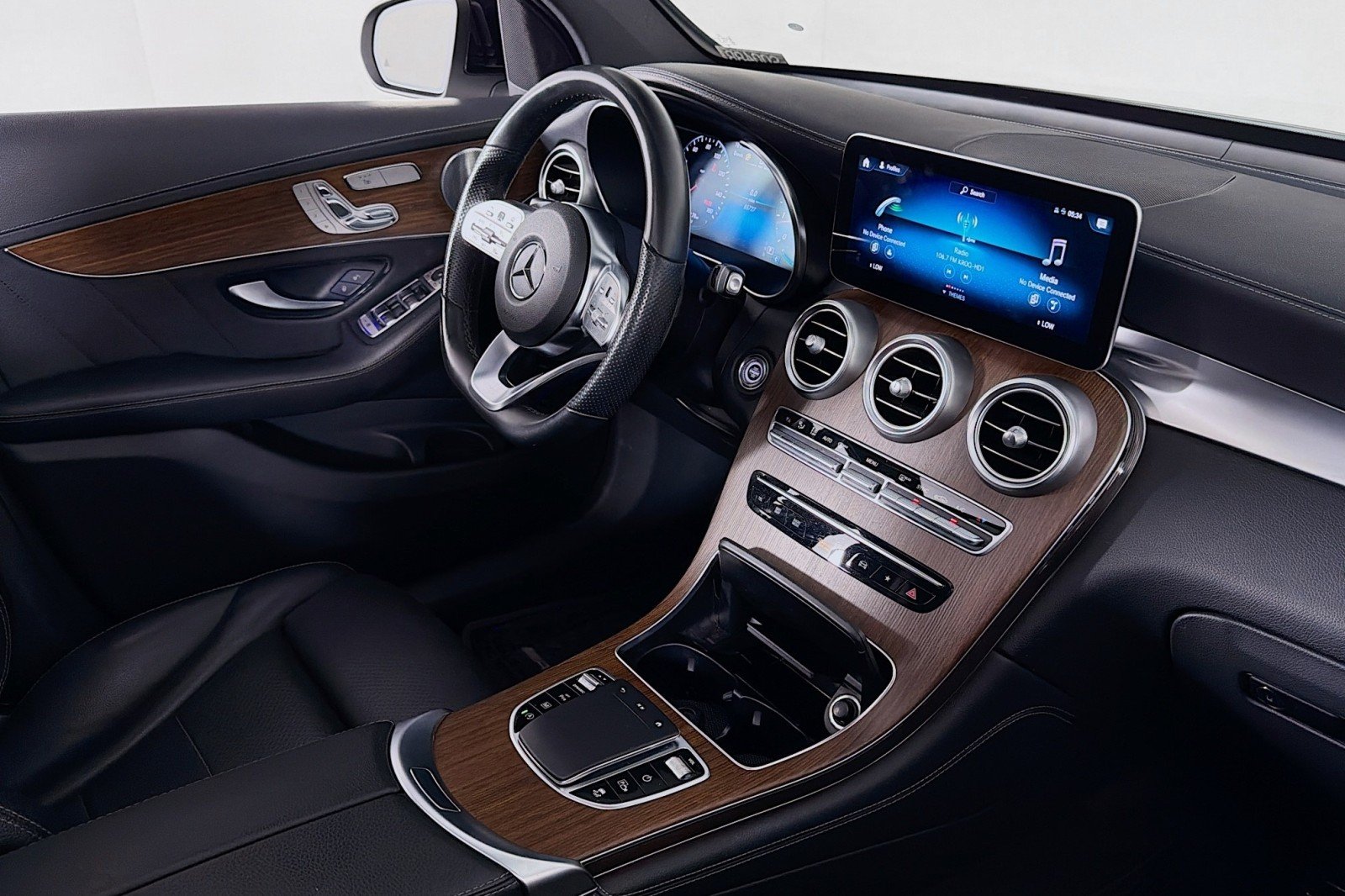 Used 2020 Polar White Mercedes-Benz GLC 300 image 16