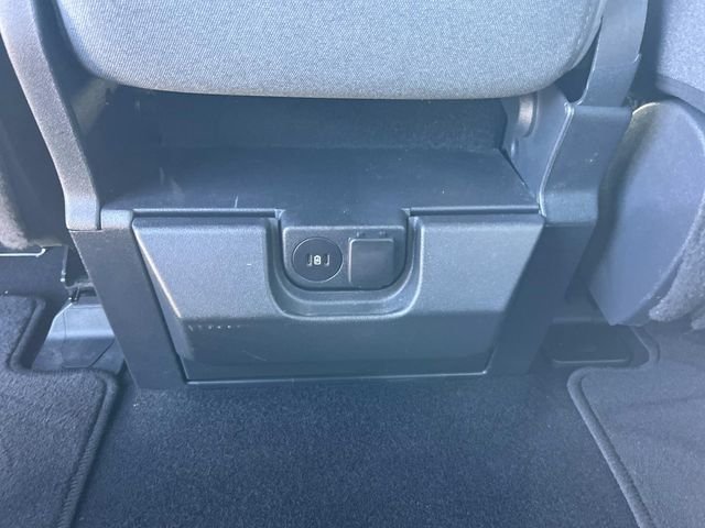 Used 2024 Silver Ford XLT image 17