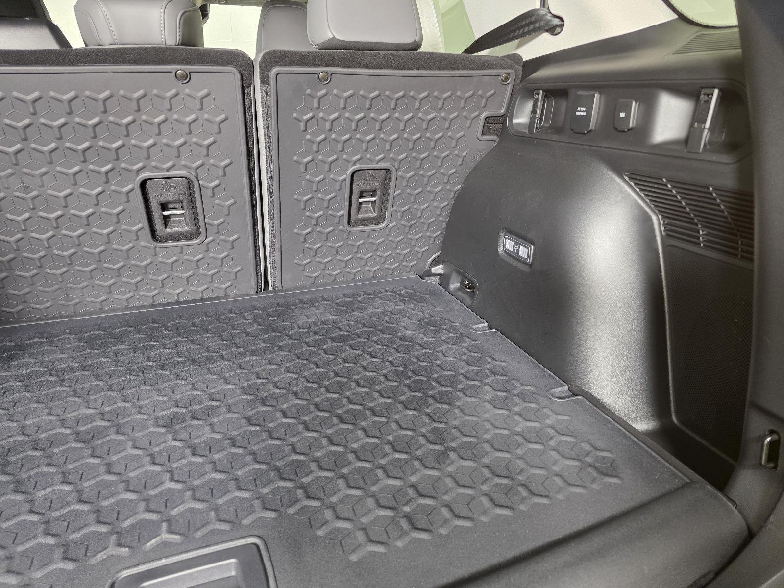 Used 2026 Carbonized Gray Metallic Ford Badlands image 7