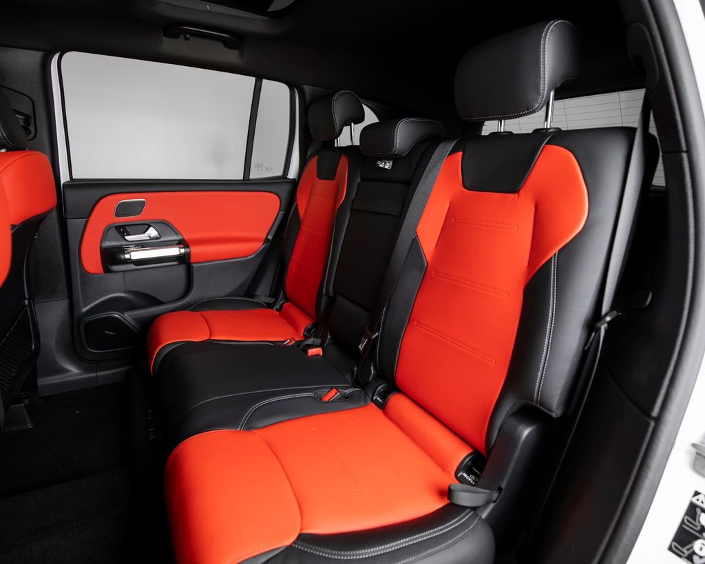 2025 Mercedes-Benz GLB GLB35 AMG - Photo 9
