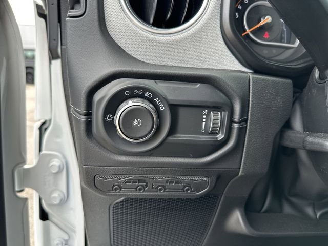 New 2025 White Jeep Sahara image 31