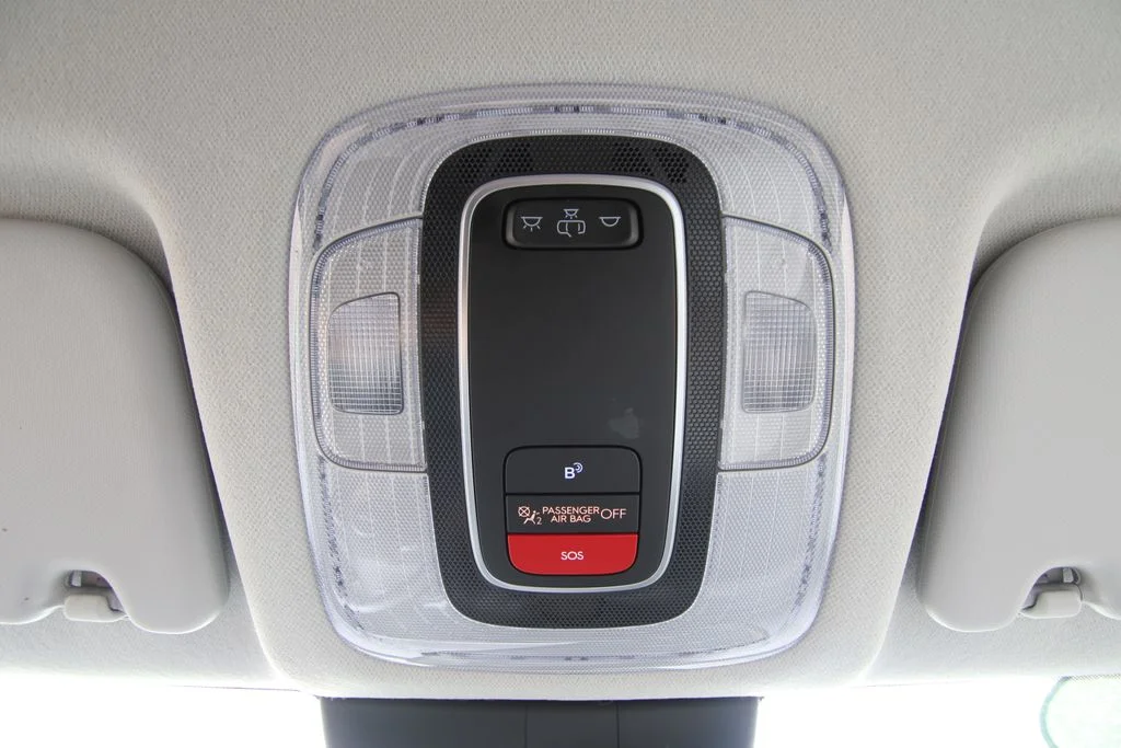 Used 2025 Black Hyundai SEL image 30