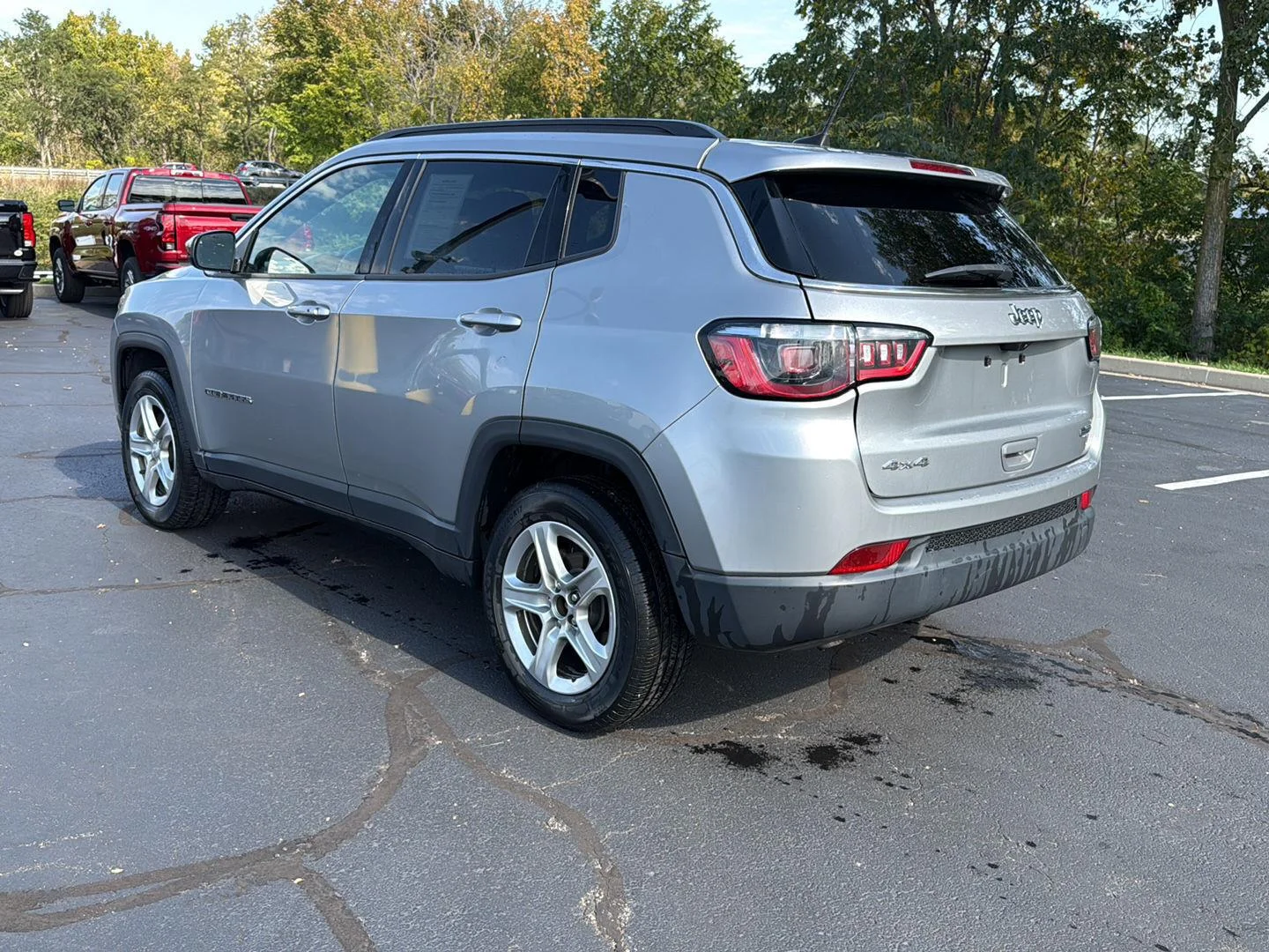 Used 2024 Baltic Gray Metallic Clearcoat Jeep Latitude image 3