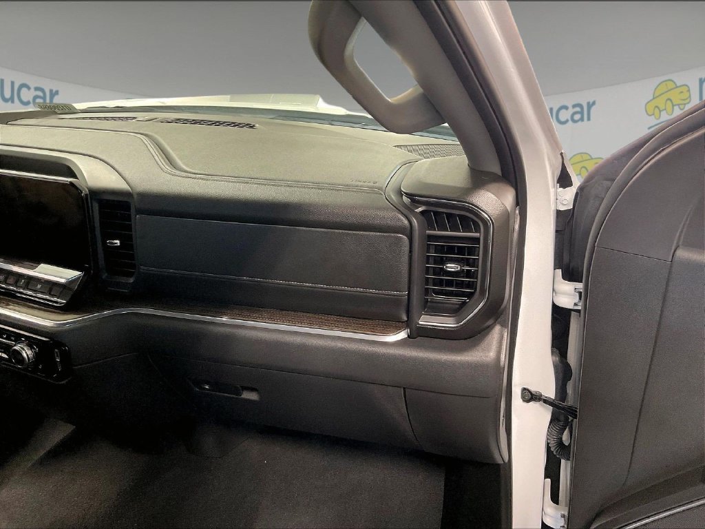 Used 2024 White GMC Elevation image 13