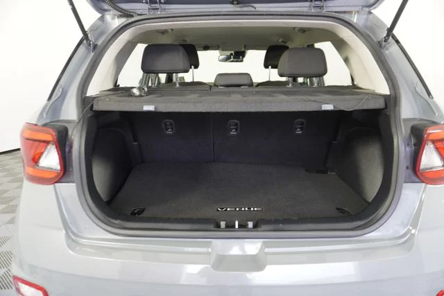 Used 2022 Gray Hyundai SE image 35
