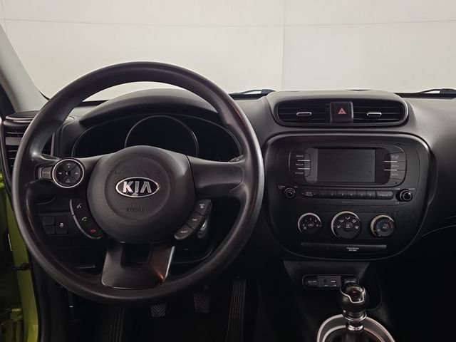 Used 2018 Green Kia Base image 11