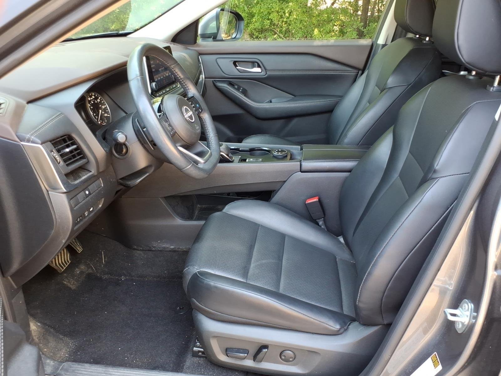 Used 2023 Gun Metallic Nissan SV image 15