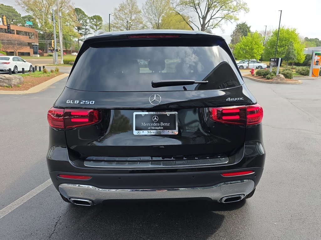 New 2026 Black Mercedes-Benz GLB 250 image 4