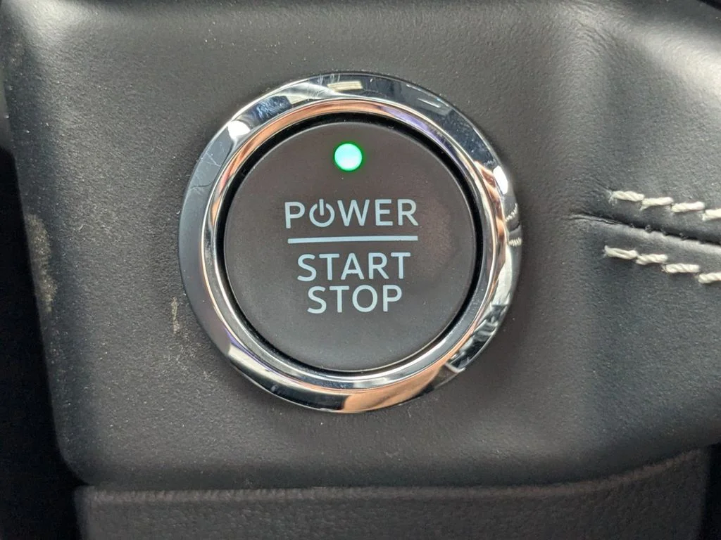 2025 Ford F-150 Lightning Platinum - Photo 33